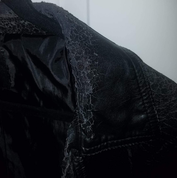 Cool Leather Jacket - Picture 3 of 4